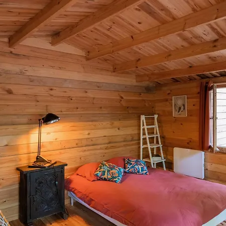 Les Des Bois Dağ evi